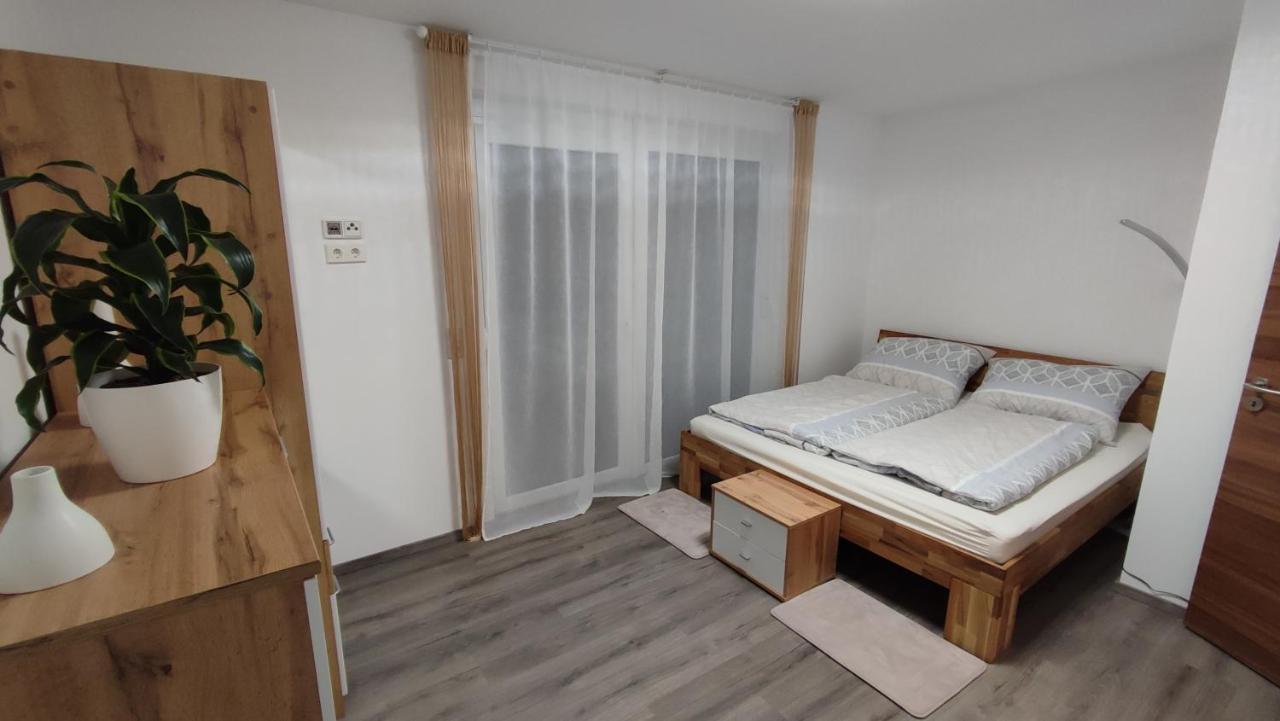 Panorama Apartmenthaus Vocklamarkt Exterior foto