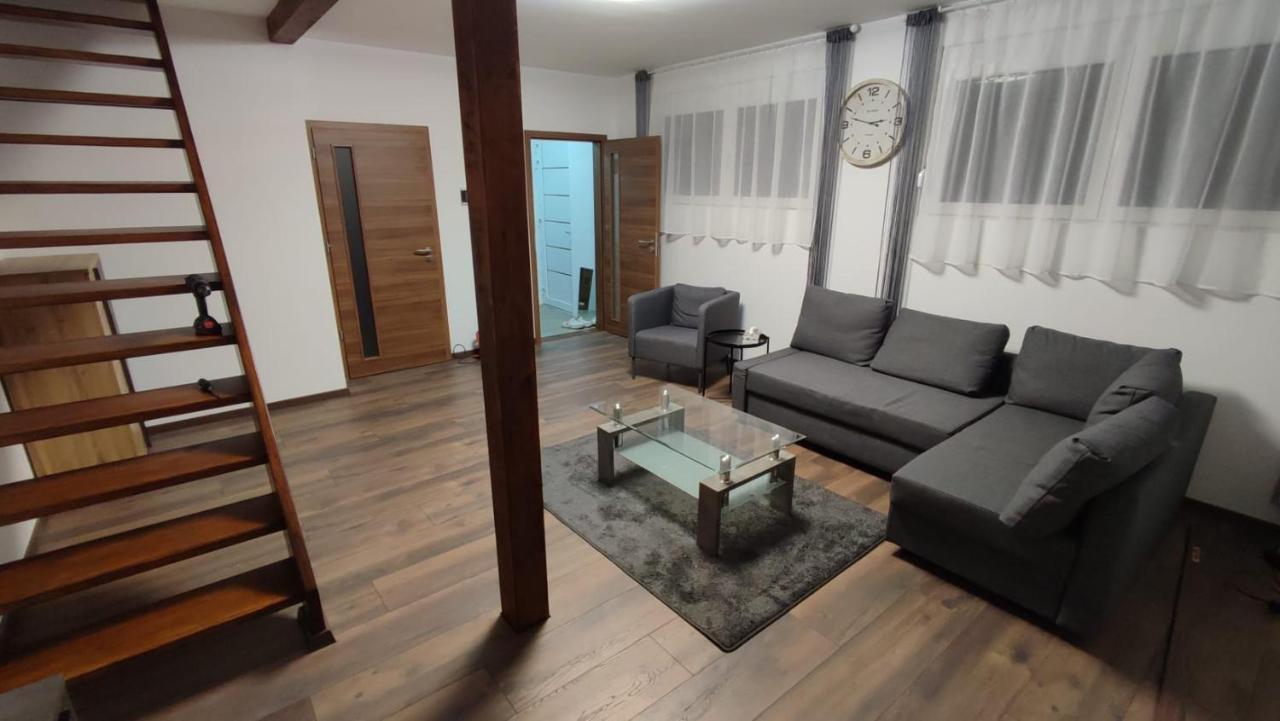 Panorama Apartmenthaus Vocklamarkt Exterior foto