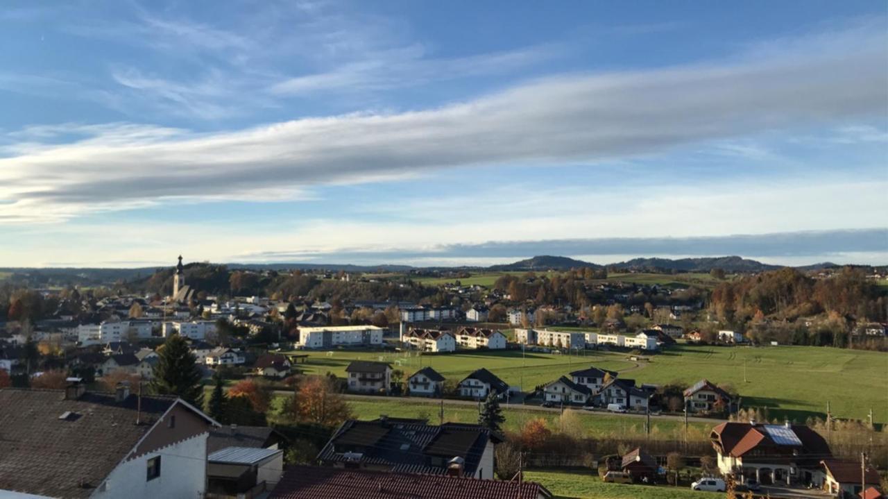 Panorama Apartmenthaus Vocklamarkt Exterior foto
