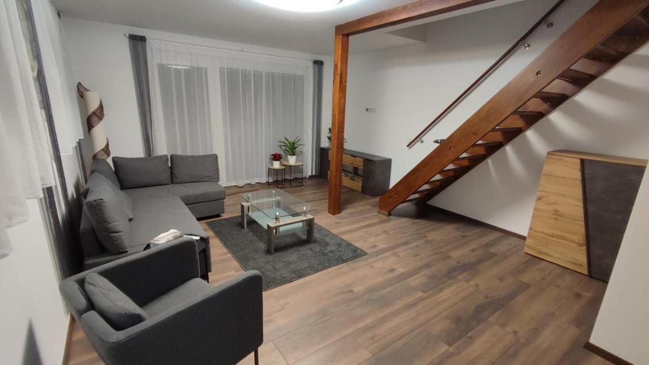 Panorama Apartmenthaus Vocklamarkt Exterior foto