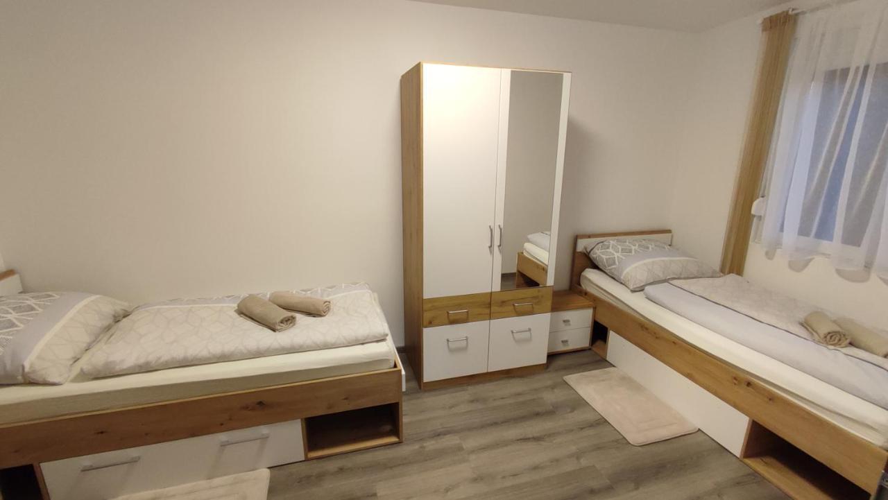 Panorama Apartmenthaus Vocklamarkt Exterior foto