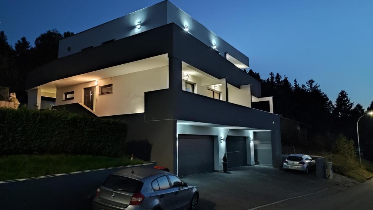 Panorama Apartmenthaus Vocklamarkt Exterior foto