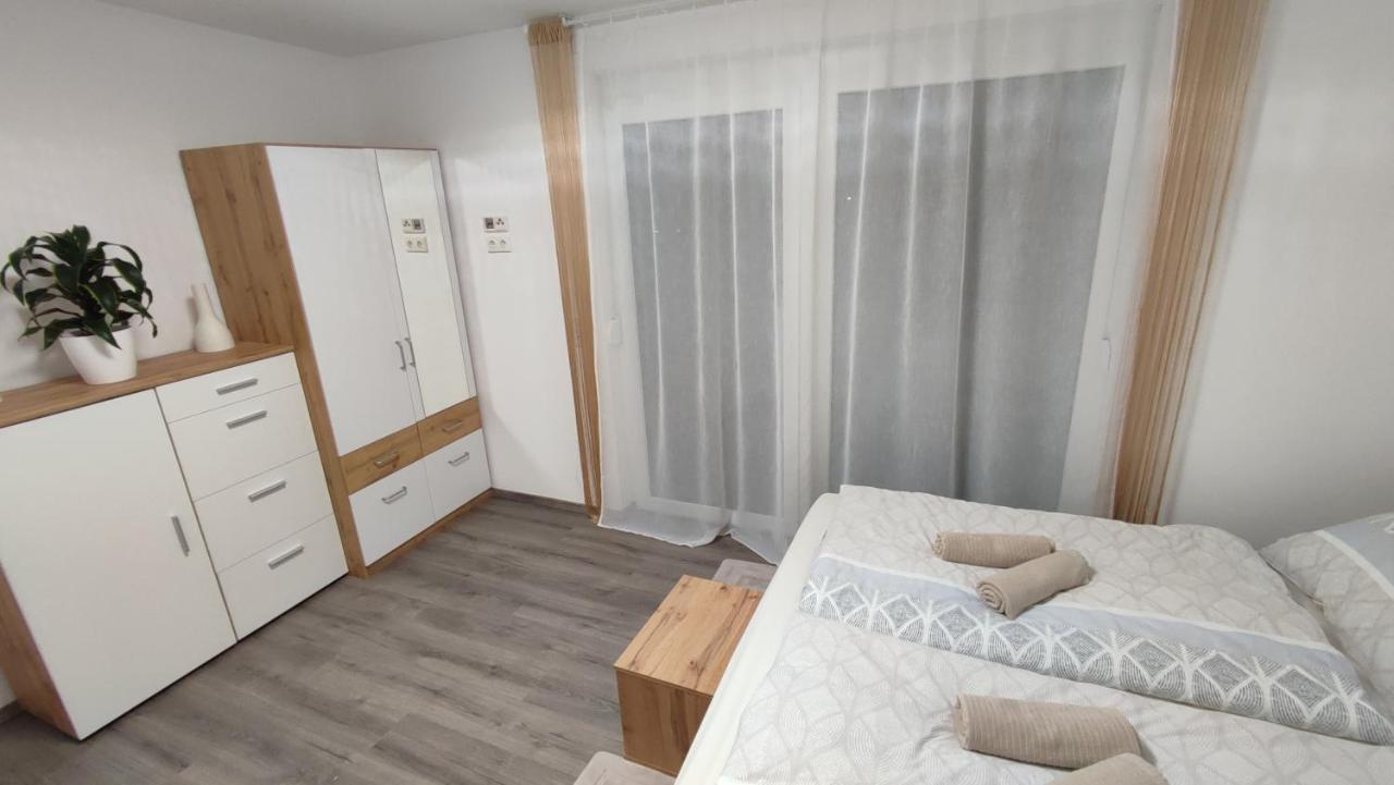 Panorama Apartmenthaus Vocklamarkt Exterior foto